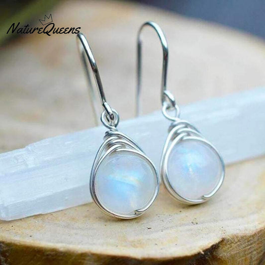 Round winding opal earrings